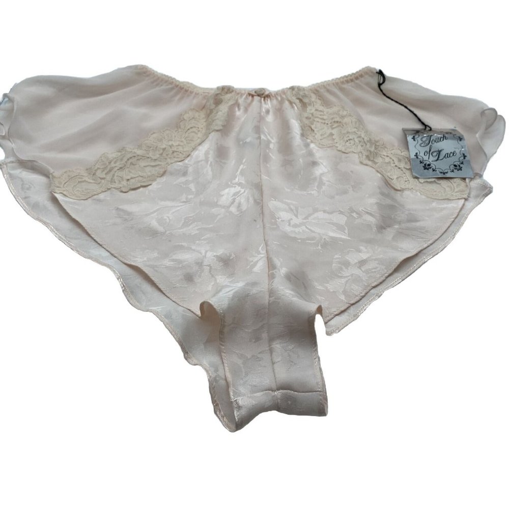 Vintage Touch Of Lace Lingerie Panties Bottoms Size Medium 6522 Made In Canada
